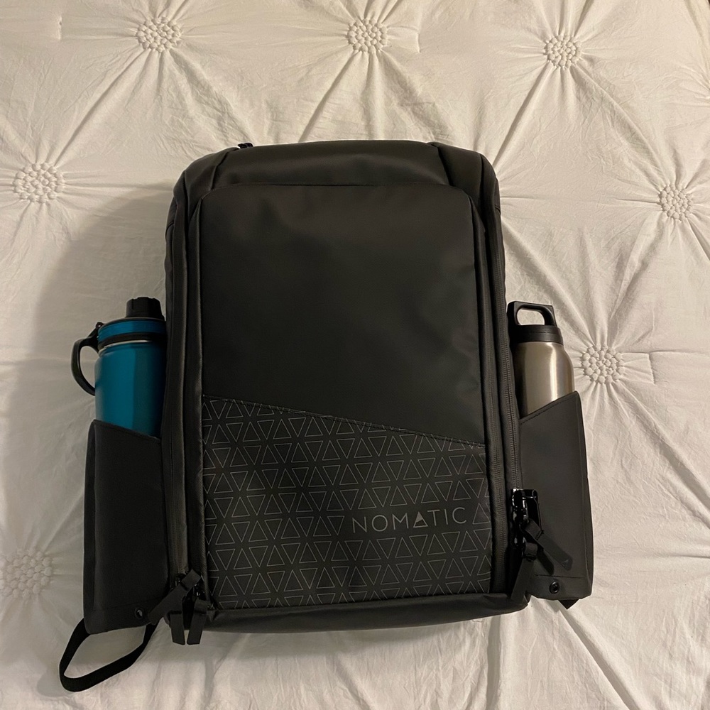 Nomatic Expandable 20-24 Liter Backpack